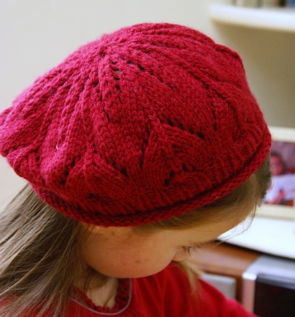 Vu sur Ravelry] : Des bonnets pour les vacances… version fille - Bleu de  Toiles - Le Blog