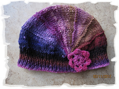 Vu sur Ravelry] : Des bonnets pour les vacances… version fille - Bleu de  Toiles - Le Blog